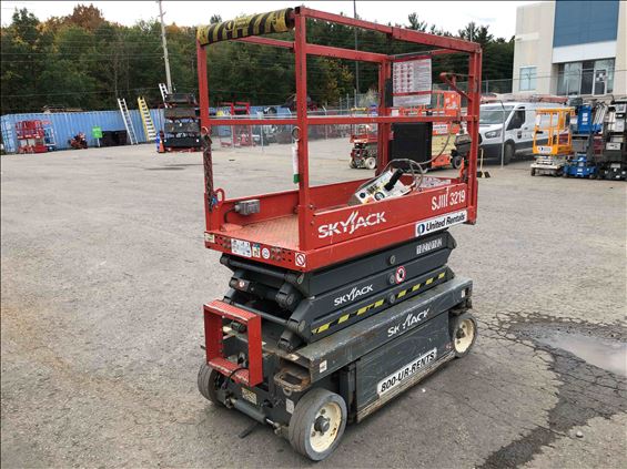 2014 Skyjack SJIII3219 Scissor Lift
