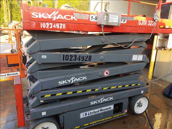 2014 Skyjack SJIII3226 Scissor Lift