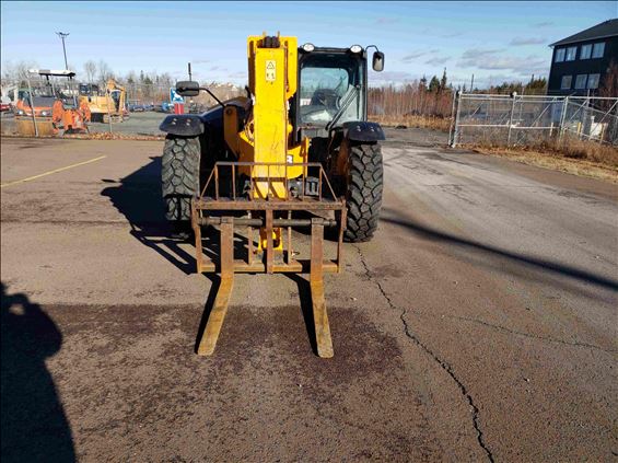 2014 JCB 507-42 Rough Terrain Forklift