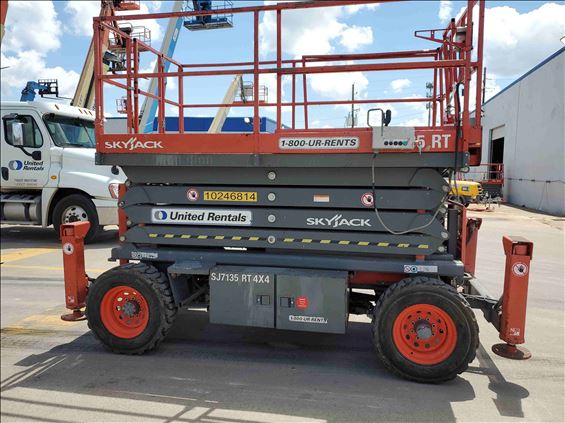 2014 Skyjack SJ7135RT Scissor Lift