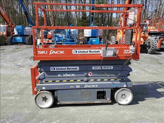 2015 Skyjack SJIII3226 Scissor Lift
