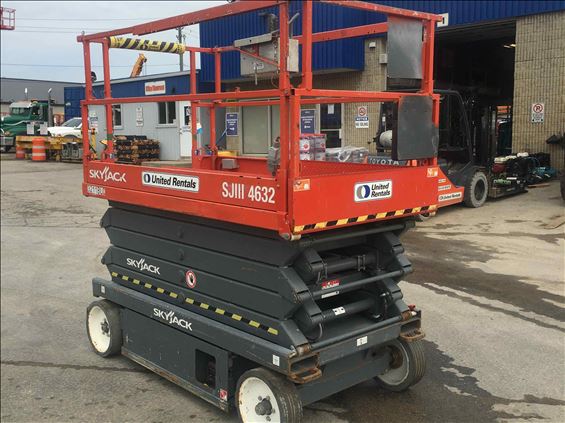 2014 Skyjack SJIII4632 Scissor Lift