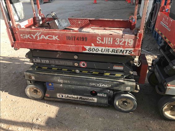 2013 Skyjack SJIII3219 Scissor Lift