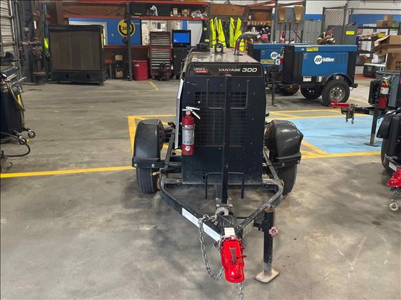 2016 Lincoln Electric Vantage 300 Welder