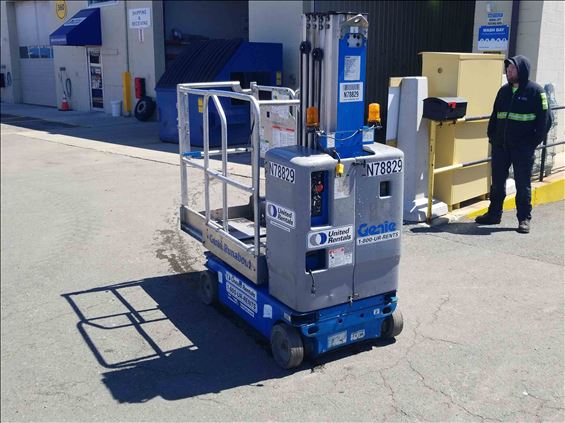 2013 Genie GR-20 Vertical Lift