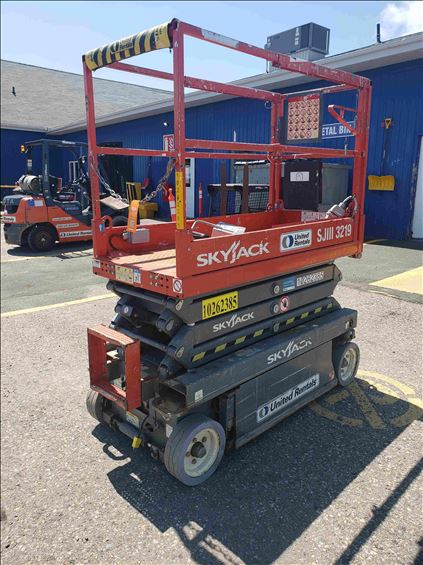 2014 Skyjack SJIII3219 Scissor Lift