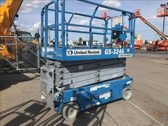 2014 Genie GS-3246 Scissor Lift