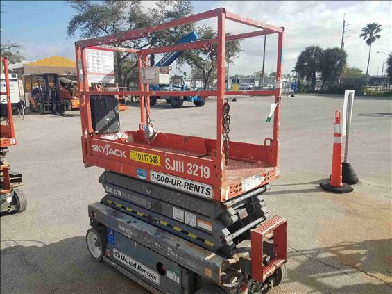 2013 Skyjack SJIII3219 Scissor Lift
