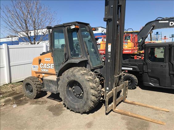 2018 Case 586H Rough Terrain Forklift