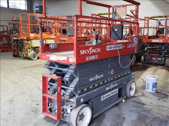2014 Skyjack SJIII3226 Scissor Lift