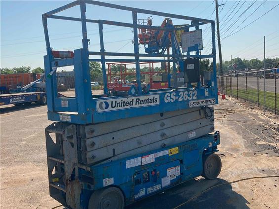 2015 Genie GS-2632 Scissor Lift