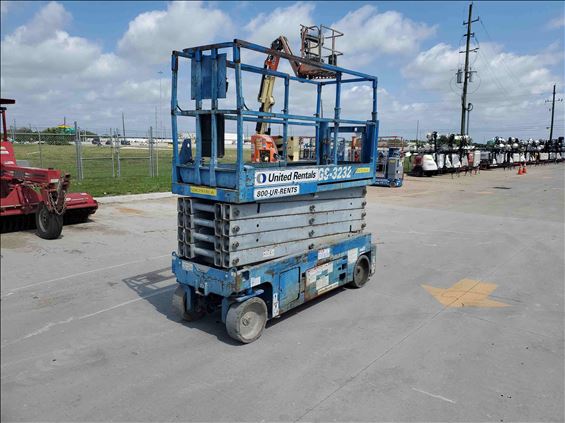 2014 Genie GS-3232 Scissor Lift
