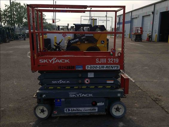 2014 Skyjack SJIII3219 Scissor Lift