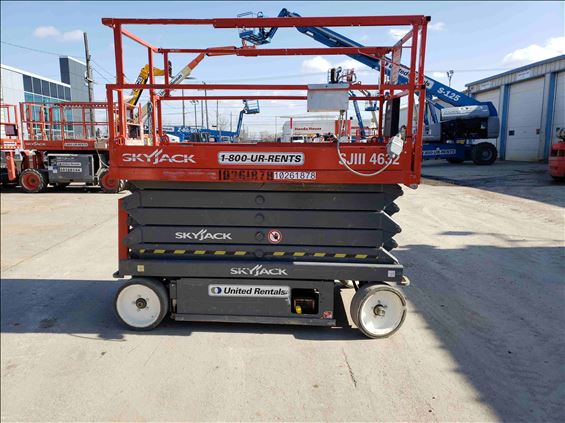 2014 Skyjack SJIII4632 Scissor Lift