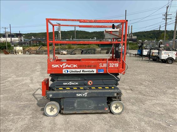 2014 Skyjack SJIII3219 Scissor Lift