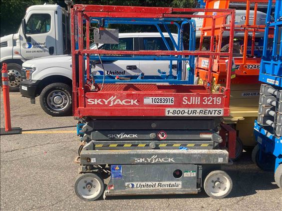 2014 Skyjack SJIII3219 Scissor Lift