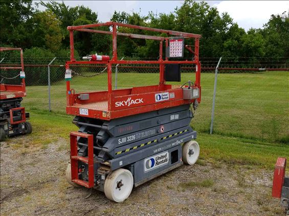 2013 Skyjack SJIII3226 Scissor Lift