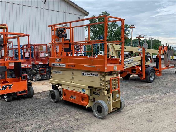 2015 JLG 2632ES Scissor Lift