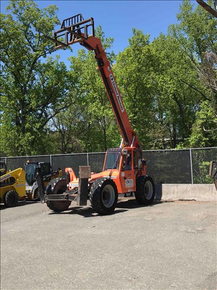 2014 SKYTRAK 10042 Rough Terrain Forklift