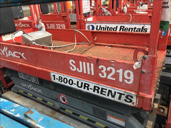 2015 Skyjack SJIII3219 Scissor Lift