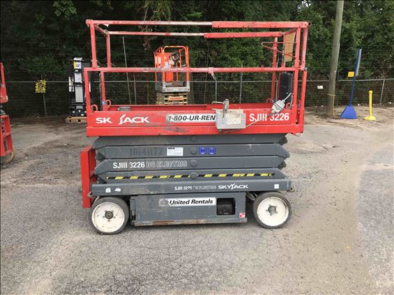 2013 Skyjack SJIII3226 Scissor Lift