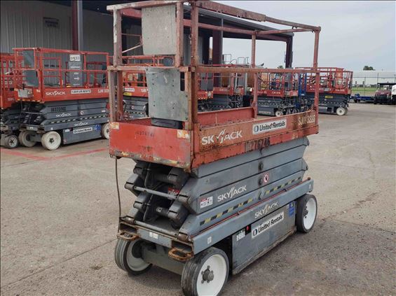 2014 Skyjack SJIII3226 Scissor Lift