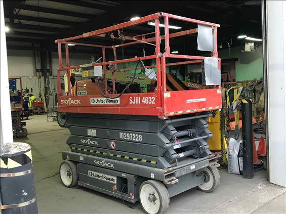 2014 Skyjack SJIII4632 Scissor Lift