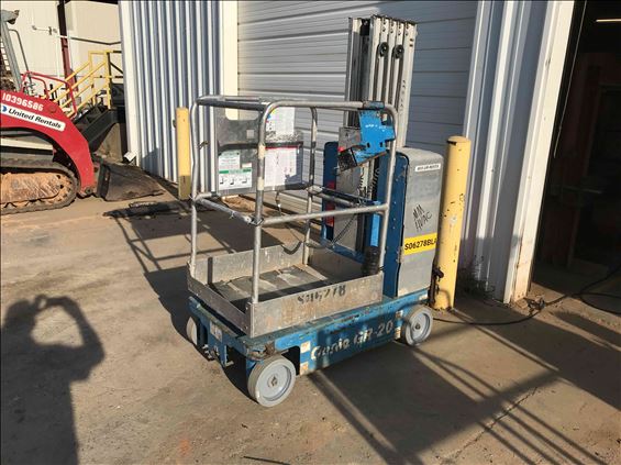 2012 Genie GR-20 Vertical Lift