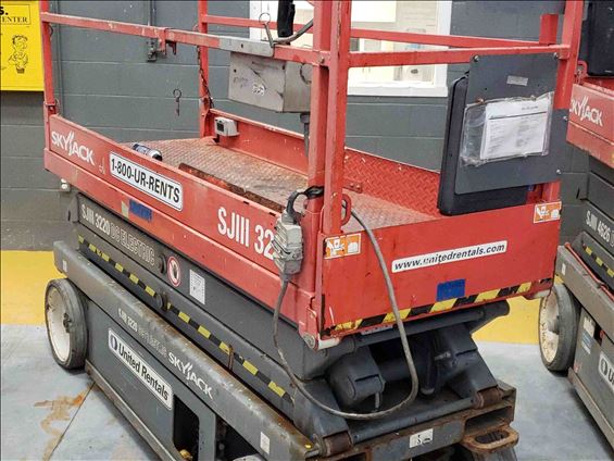 2013 Skyjack SJIII3220 Scissor Lift