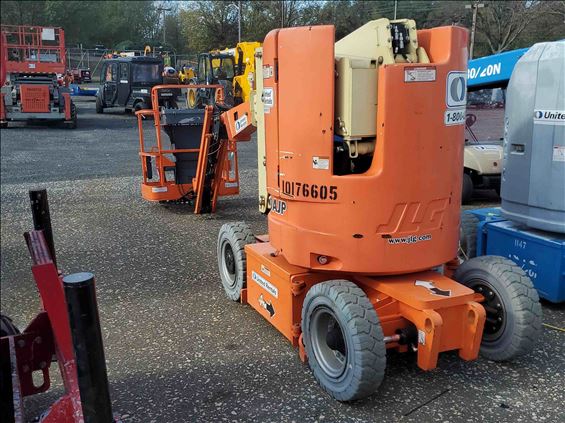 2013 JLG E300AJP Boom Lift