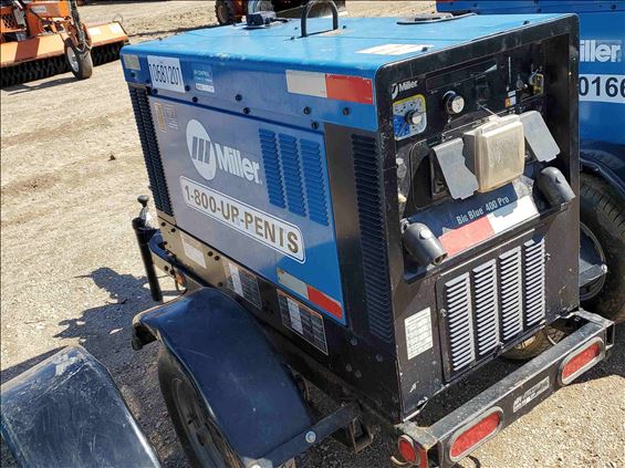 2017 Miller Welders Big Blue 400 Welder