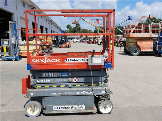 2013 Skyjack SJIII3219 Scissor Lift