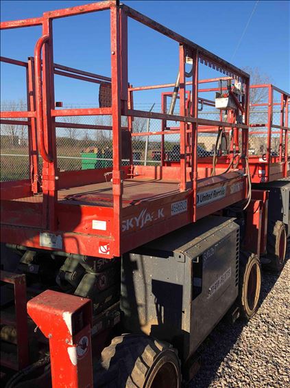 2016 Skyjack SJ6826RT Scissor Lift