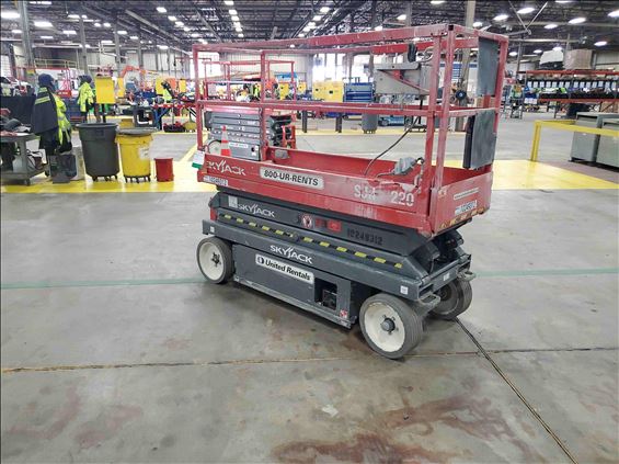 2014 Skyjack SJIII3220 Scissor Lift