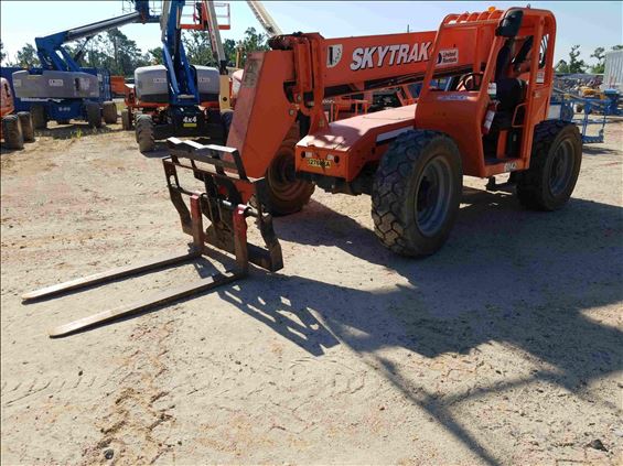 2013 SKYTRAK 6042 Rough Terrain Forklift