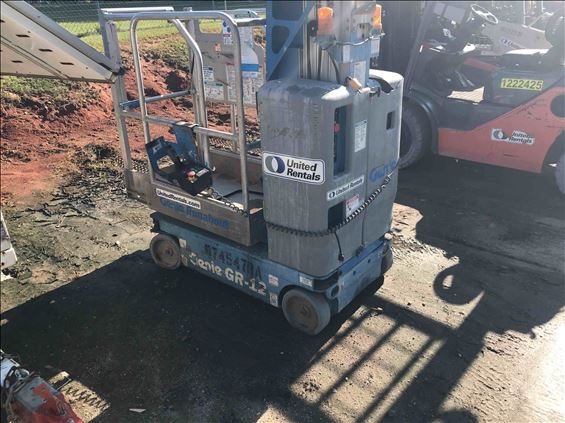 2013 Genie GR-12 Scissor Lift