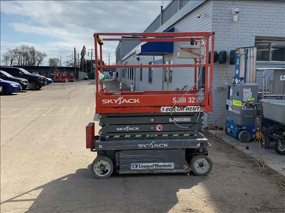 2014 Skyjack SJIII3219 Scissor Lift