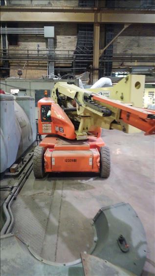 2011 JLG E400AJPN Boom Lift