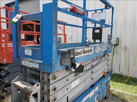 2014 Genie GS-3232 Scissor Lift