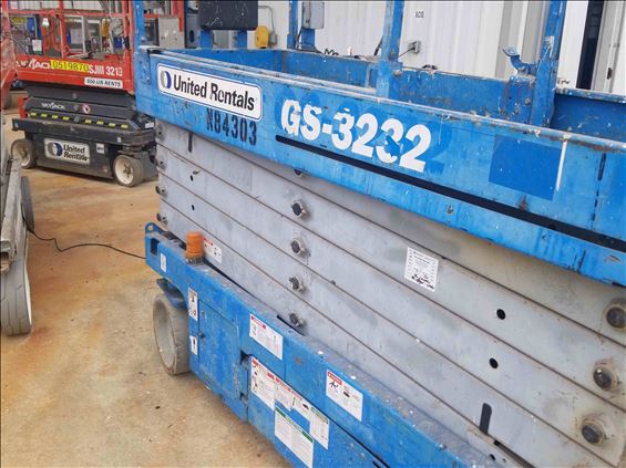 2014 Genie GS-3232 Scissor Lift