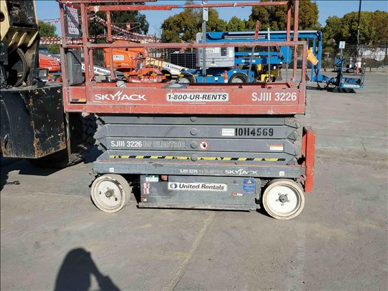 2013 Skyjack SJIII3226 Scissor Lift