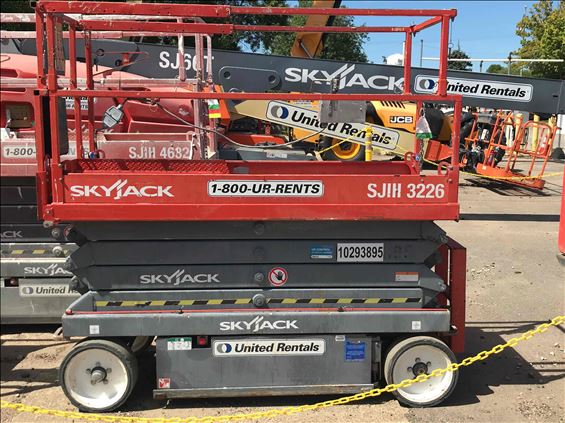 2014 Skyjack SJIII3226 Scissor Lift