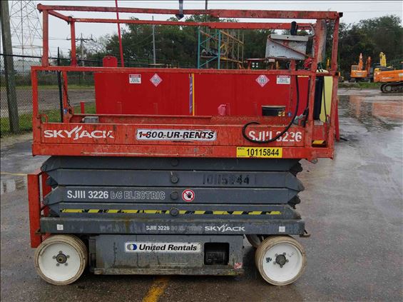 2013 Skyjack SJIII3226 Scissor Lift