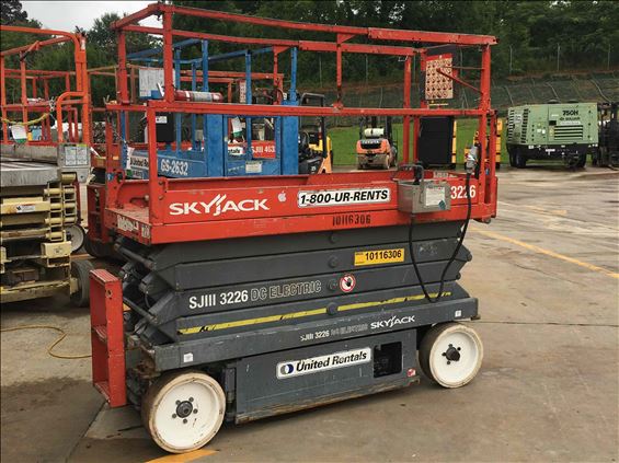 2013 Skyjack SJIII3226 Scissor Lift