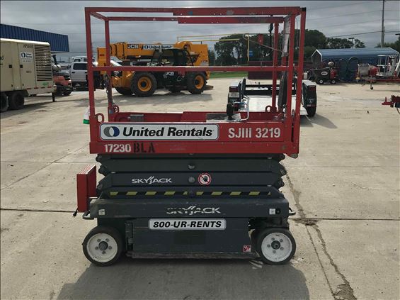 2015 Skyjack SJIII3219 Scissor Lift