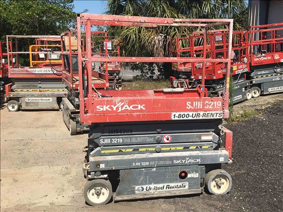 2013 Skyjack SJIII3219 Scissor Lift
