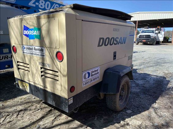 2014 Doosan P425/HP375WCUT4 Air Compressor