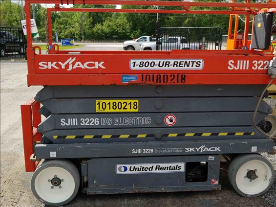 2013 Skyjack SJIII3226 Scissor Lift