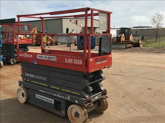2013 Skyjack SJIII3226 Scissor Lift