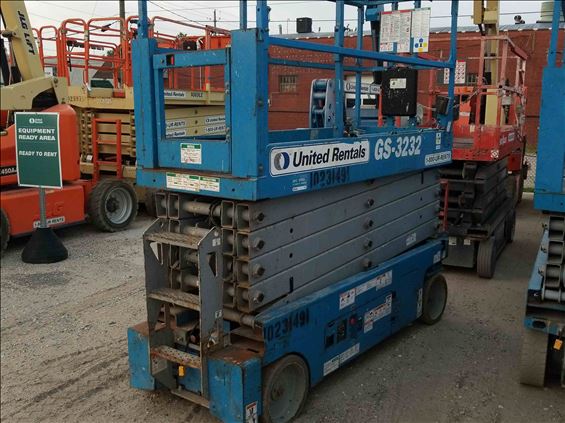2014 Genie GS-3232 Scissor Lift